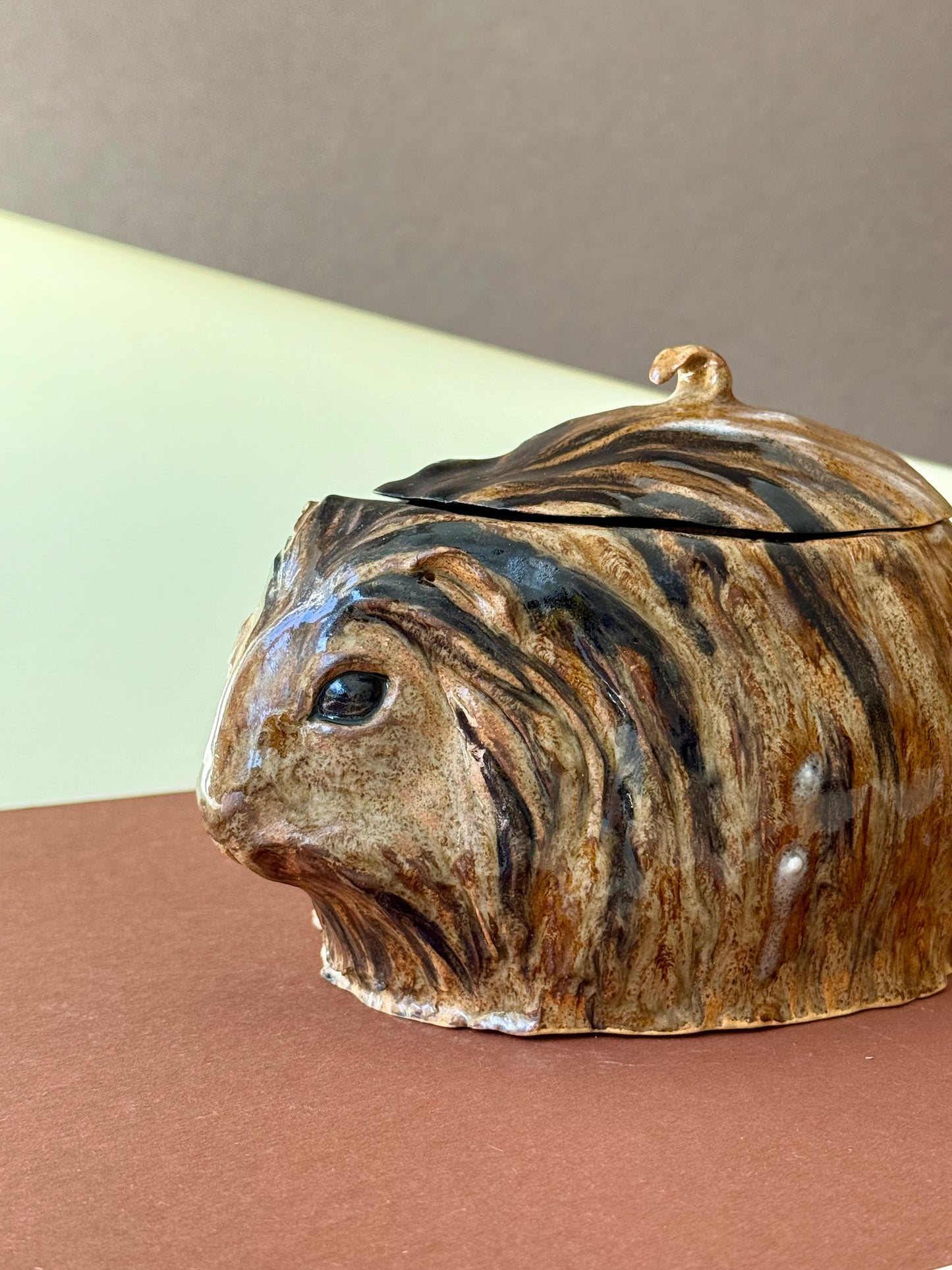 Vase with lid Guinea Pig