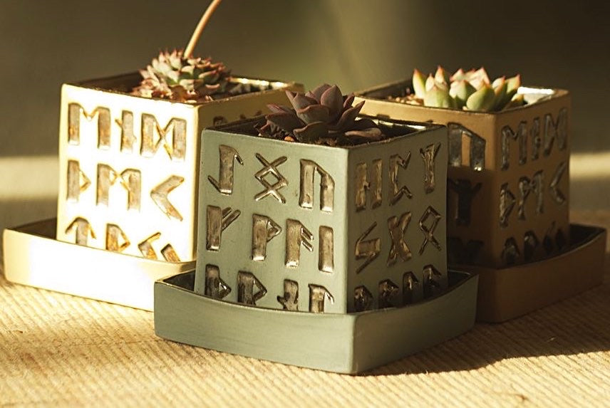 Cubic pots