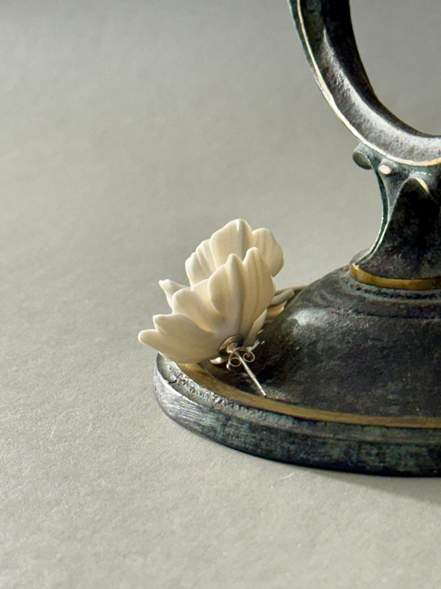 Wavy Petals with platinum cores