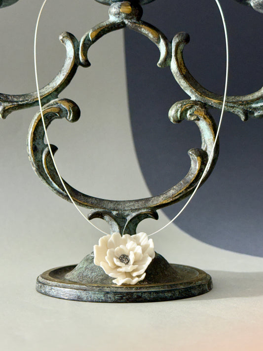 Wavy Petals with platinum core