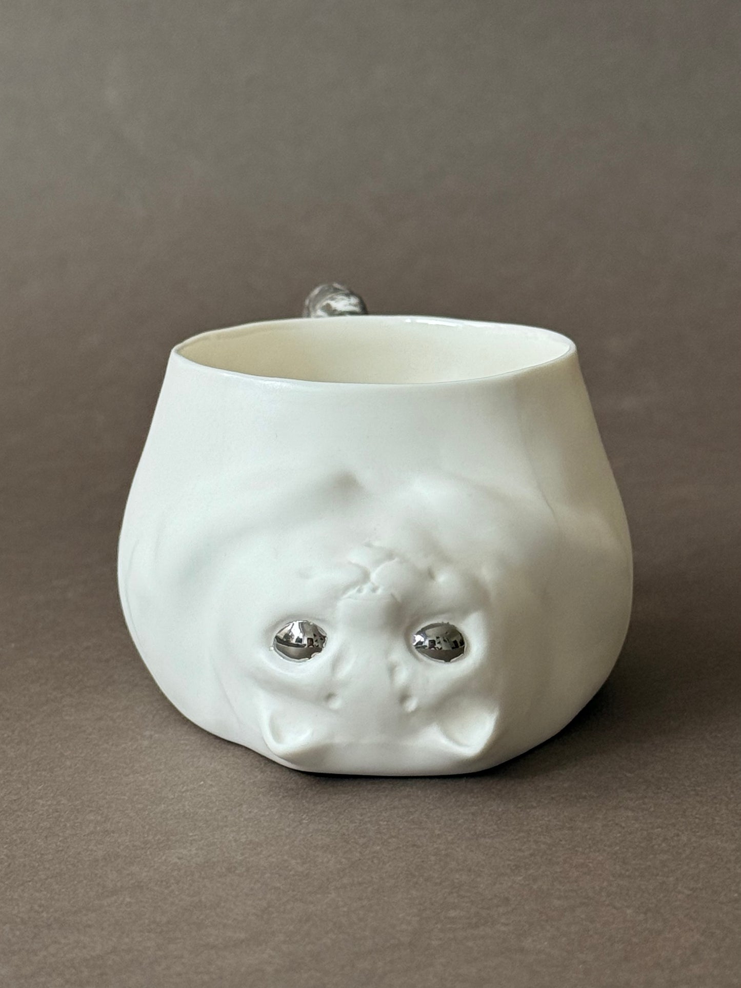 Porcelain Cat with platinum marble tail