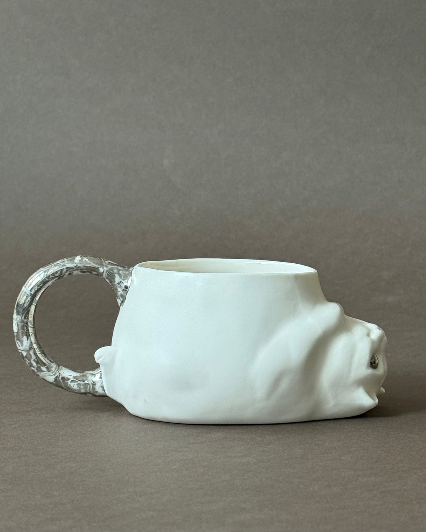 Porcelain Cat with platinum marble tail