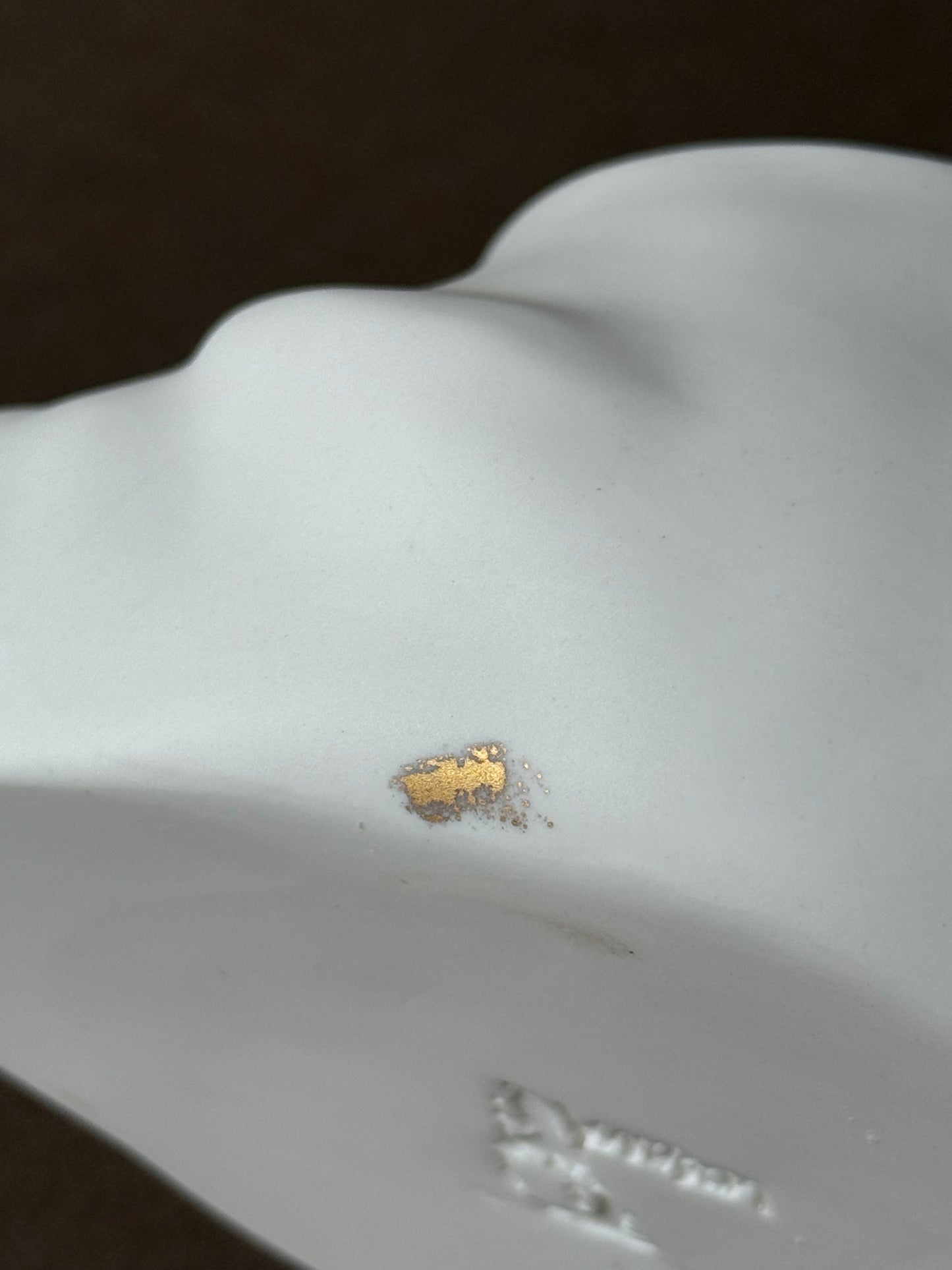 Porcelain Cat with gold marble tail