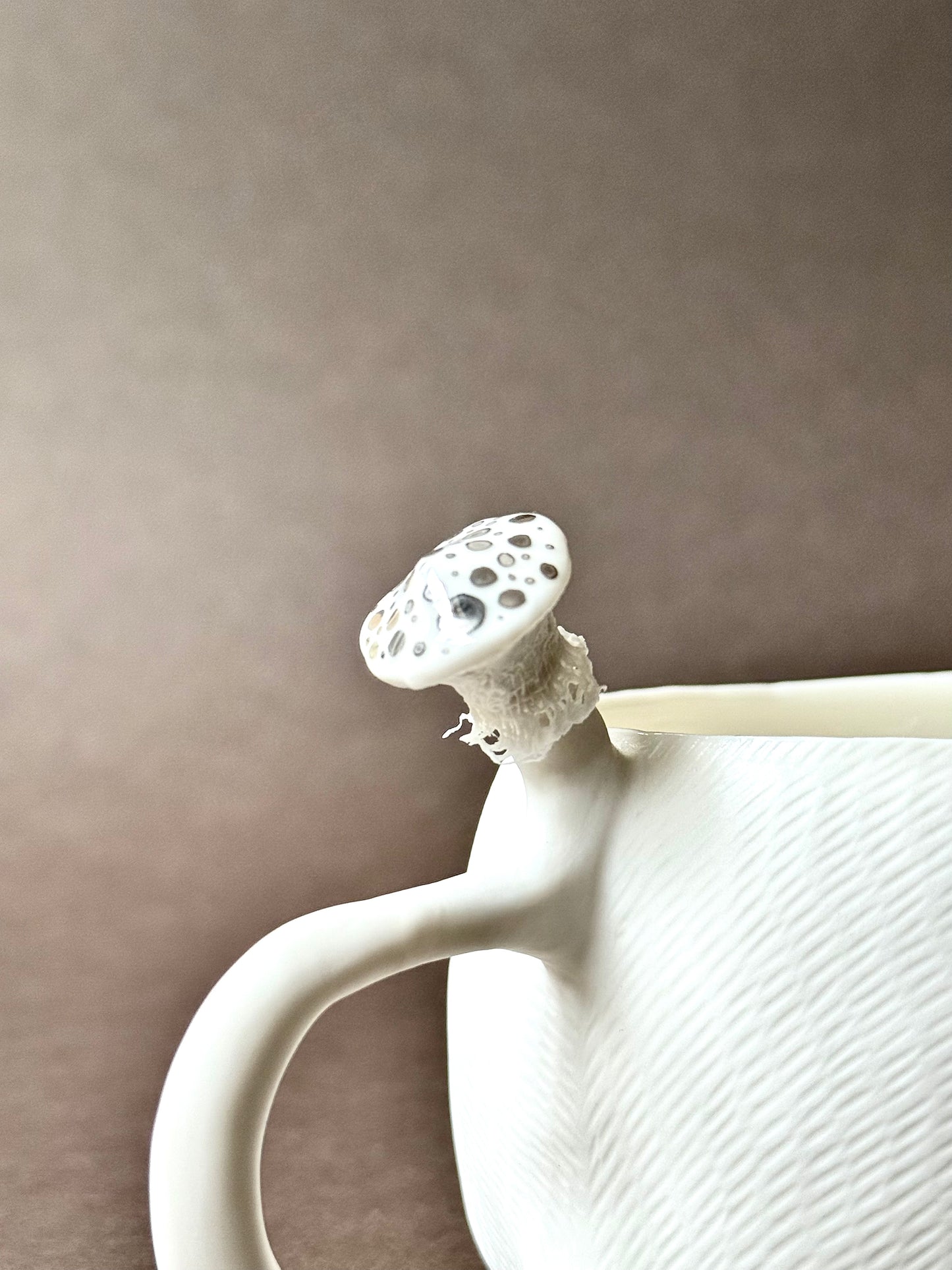 Porcelain Hedgehog with platinum