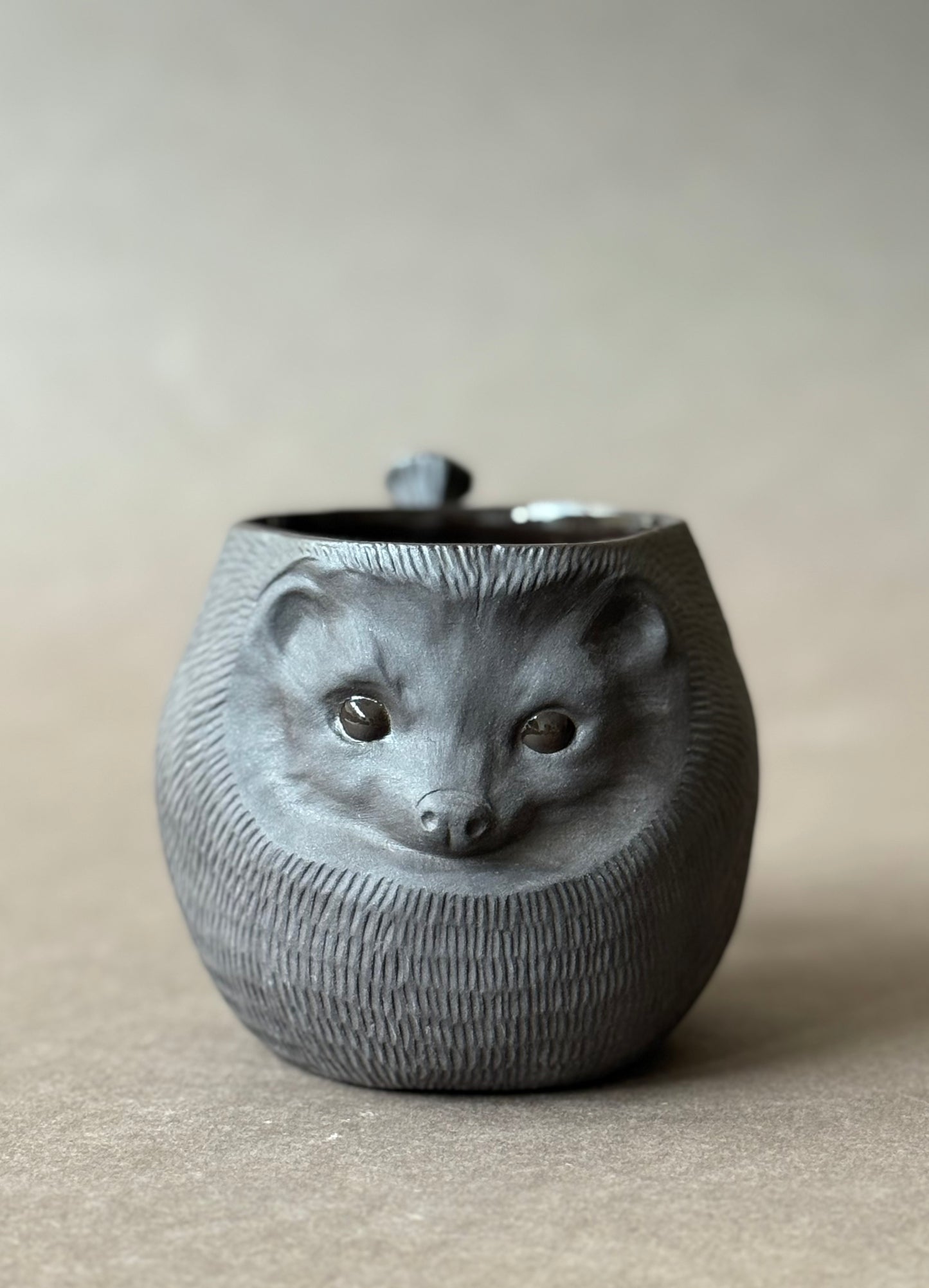 Little Semi-porcelain Hedgehog with gold