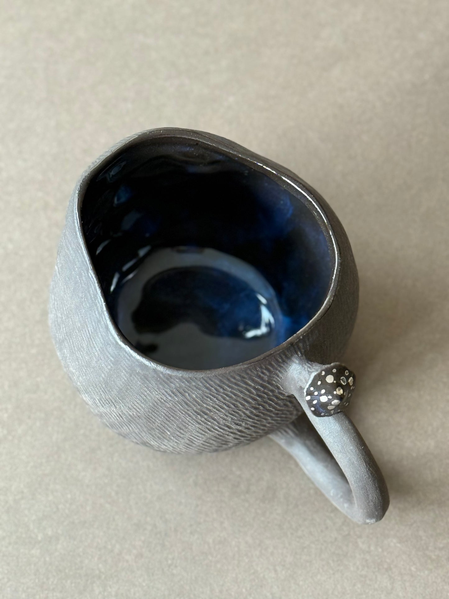 Little Semi-porcelain Hedgehog with platinum