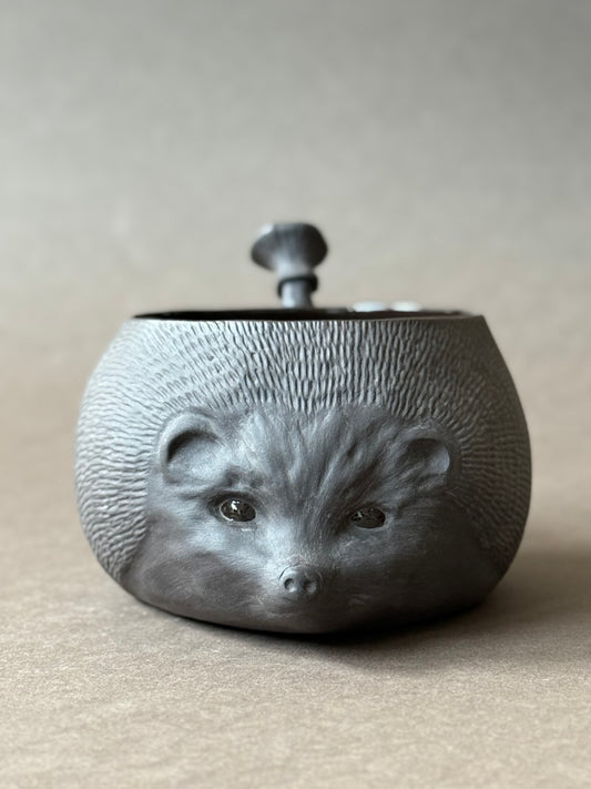Semi-porcelain Hedgehog with gold