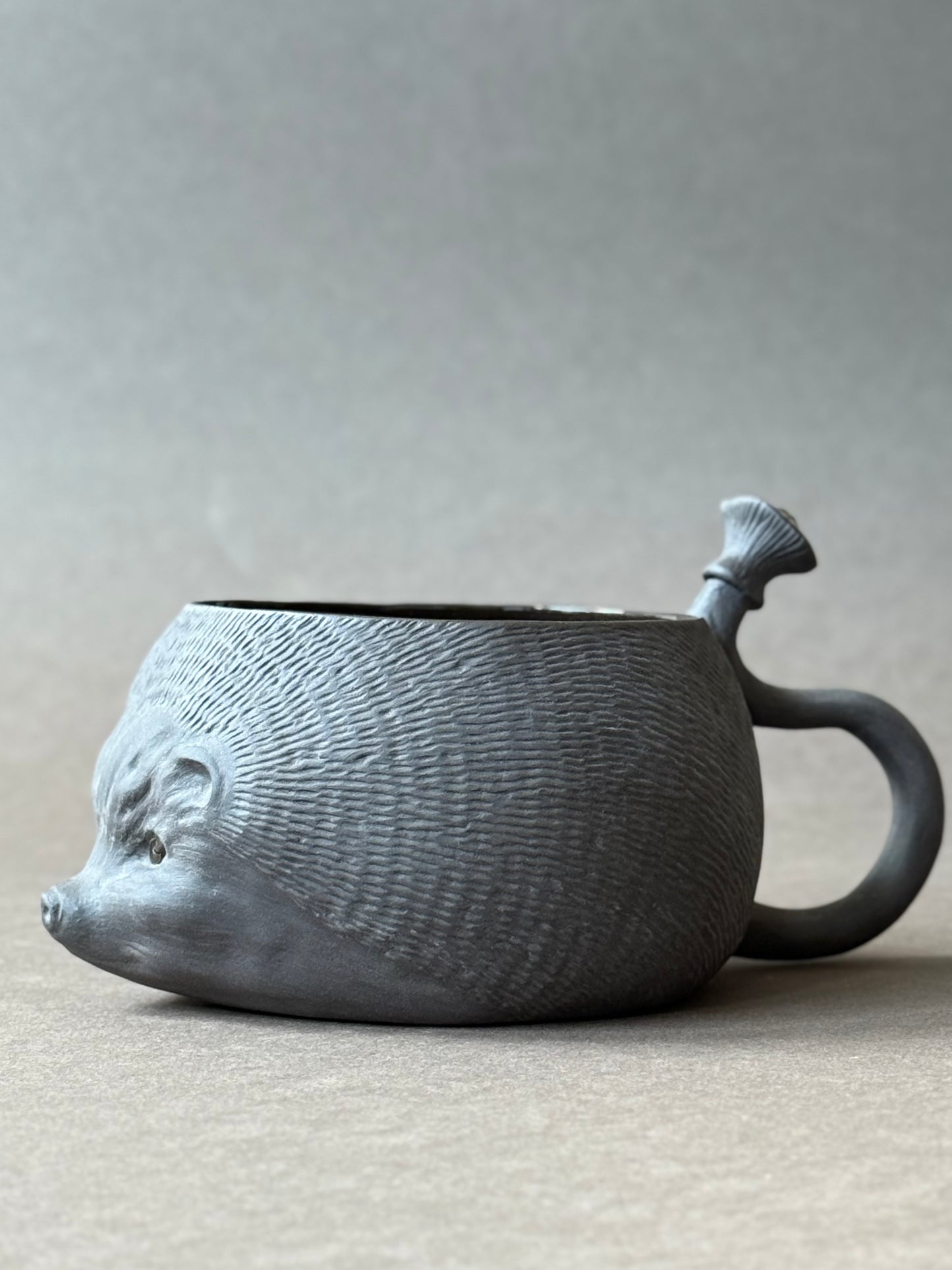 Semi-porcelain Hedgehog with gold