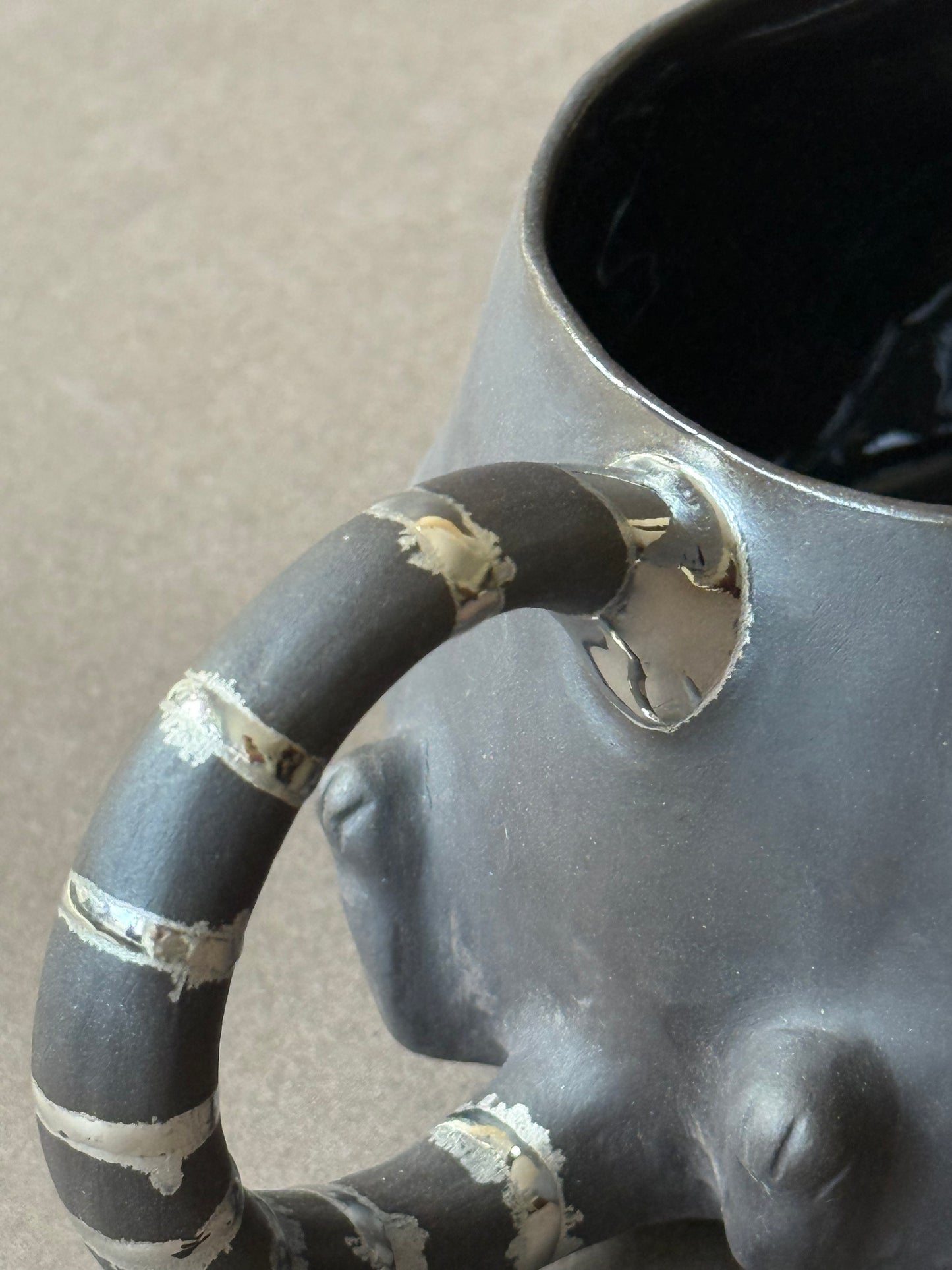 Semi-porcelain Cat with platinum striped tail