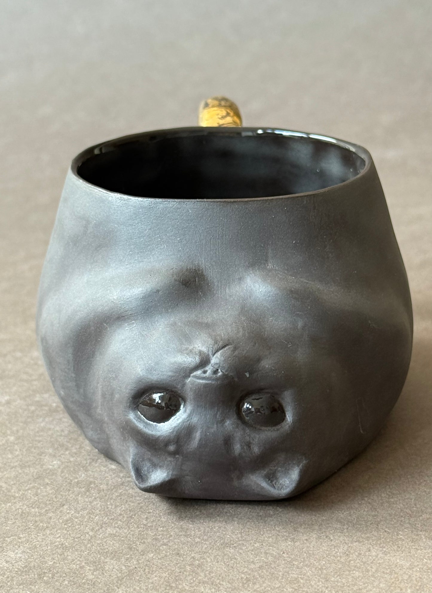 Semi-porcelain Cat with gold marble tail