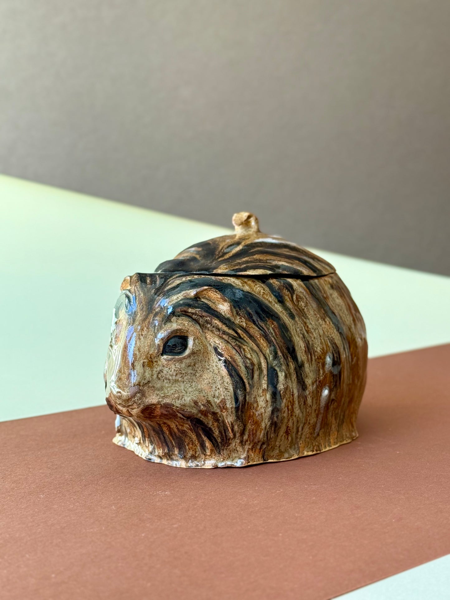 Vase with lid Guinea Pig
