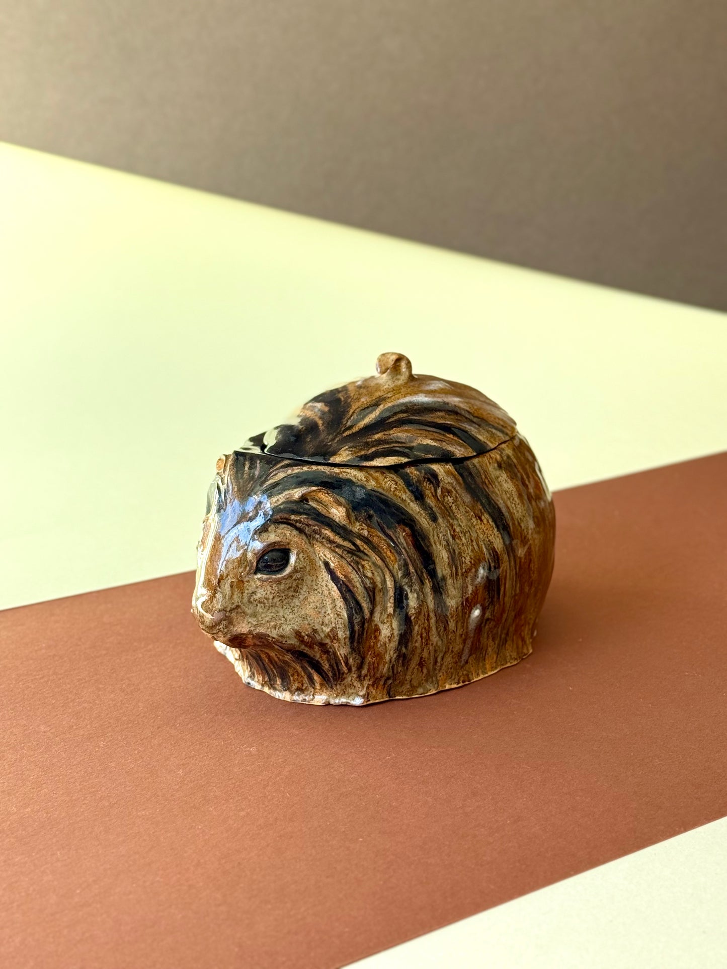 Vase with lid Guinea Pig