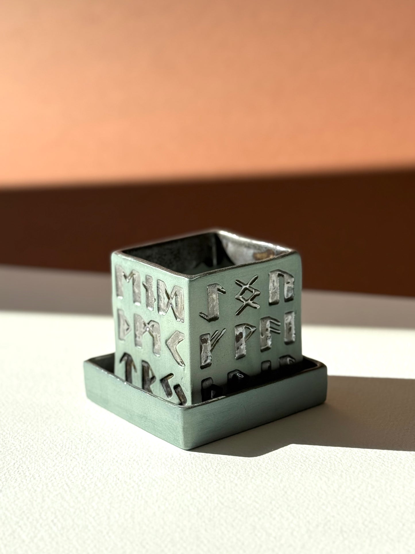 Flowerpot Futhark #4