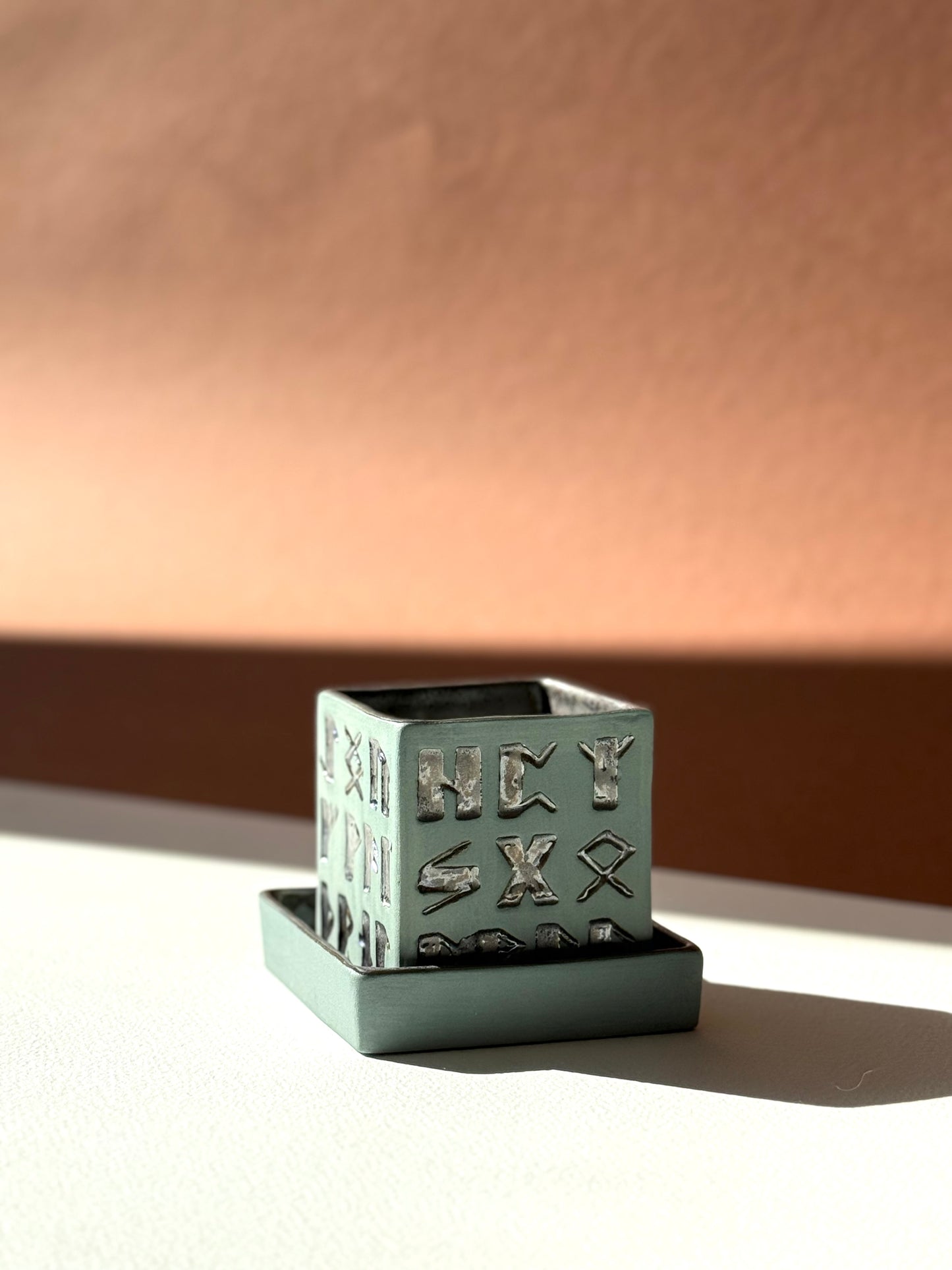 Flowerpot Futhark #4