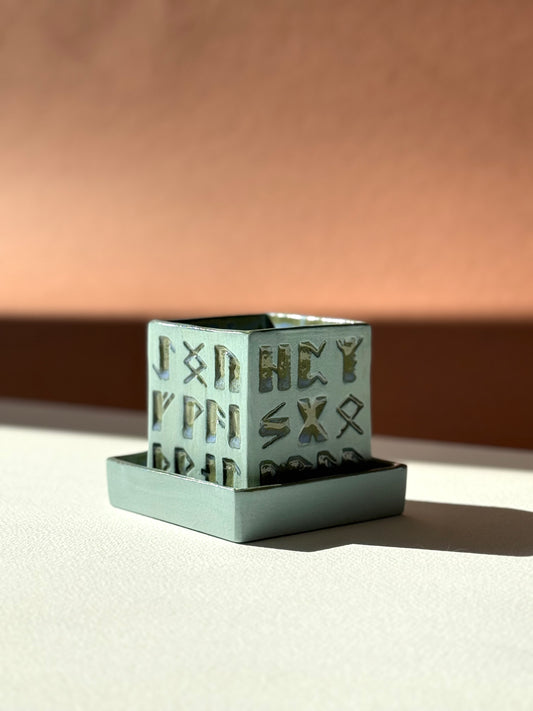 Flowerpot Futhark #5