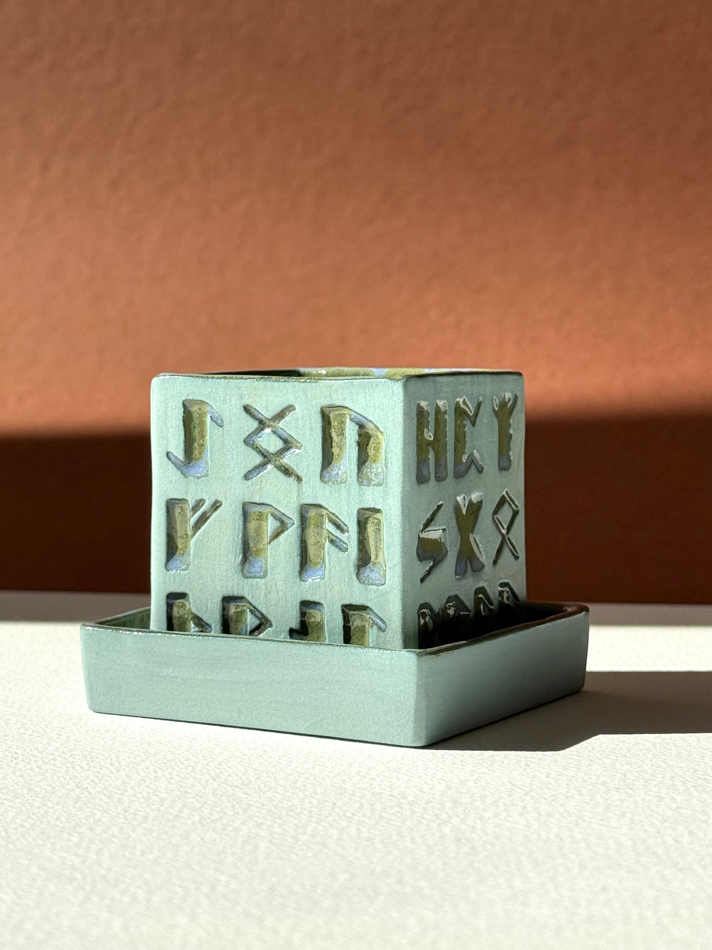 Flowerpot Futhark #5