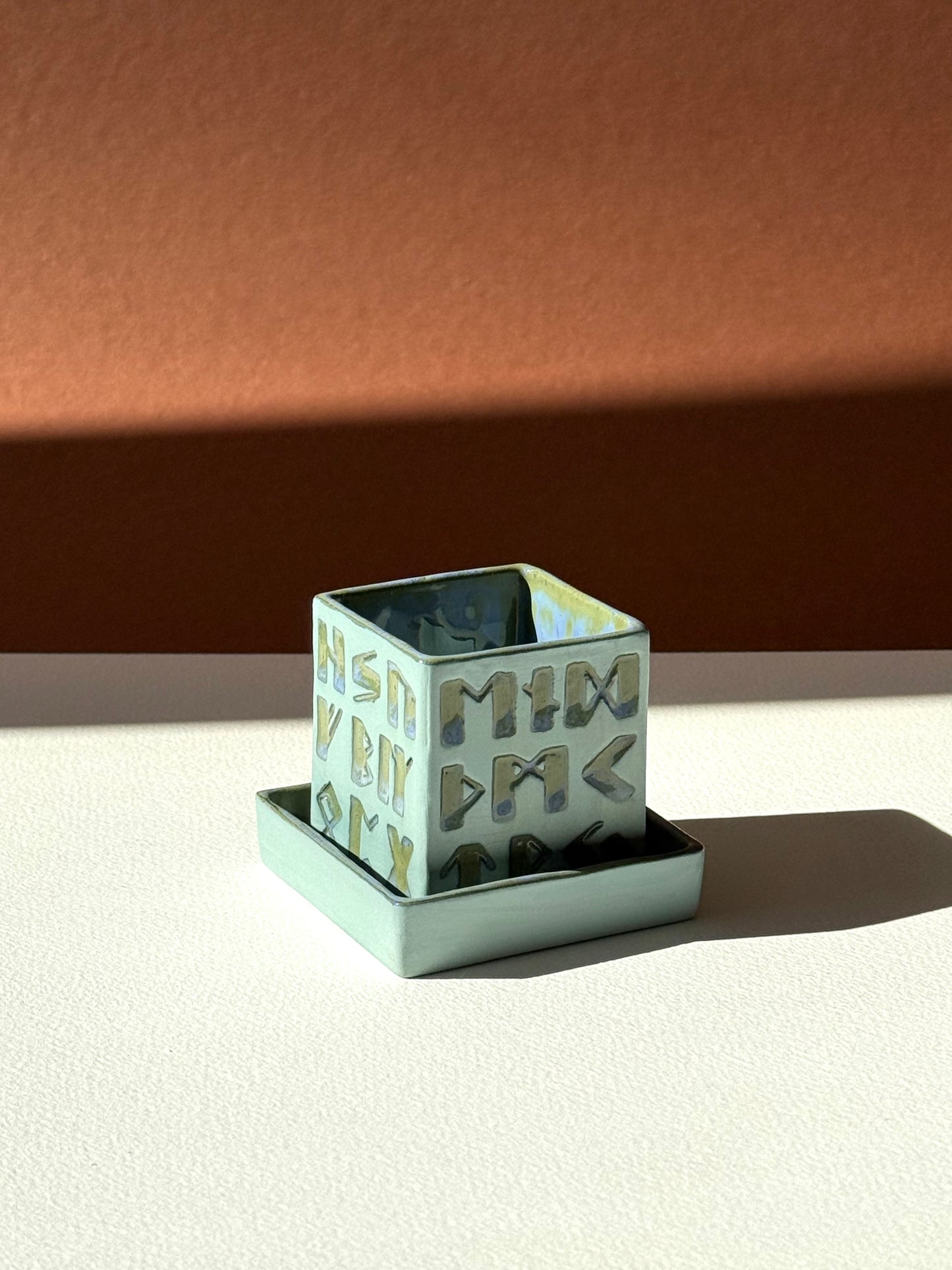 Flowerpot Futhark #5