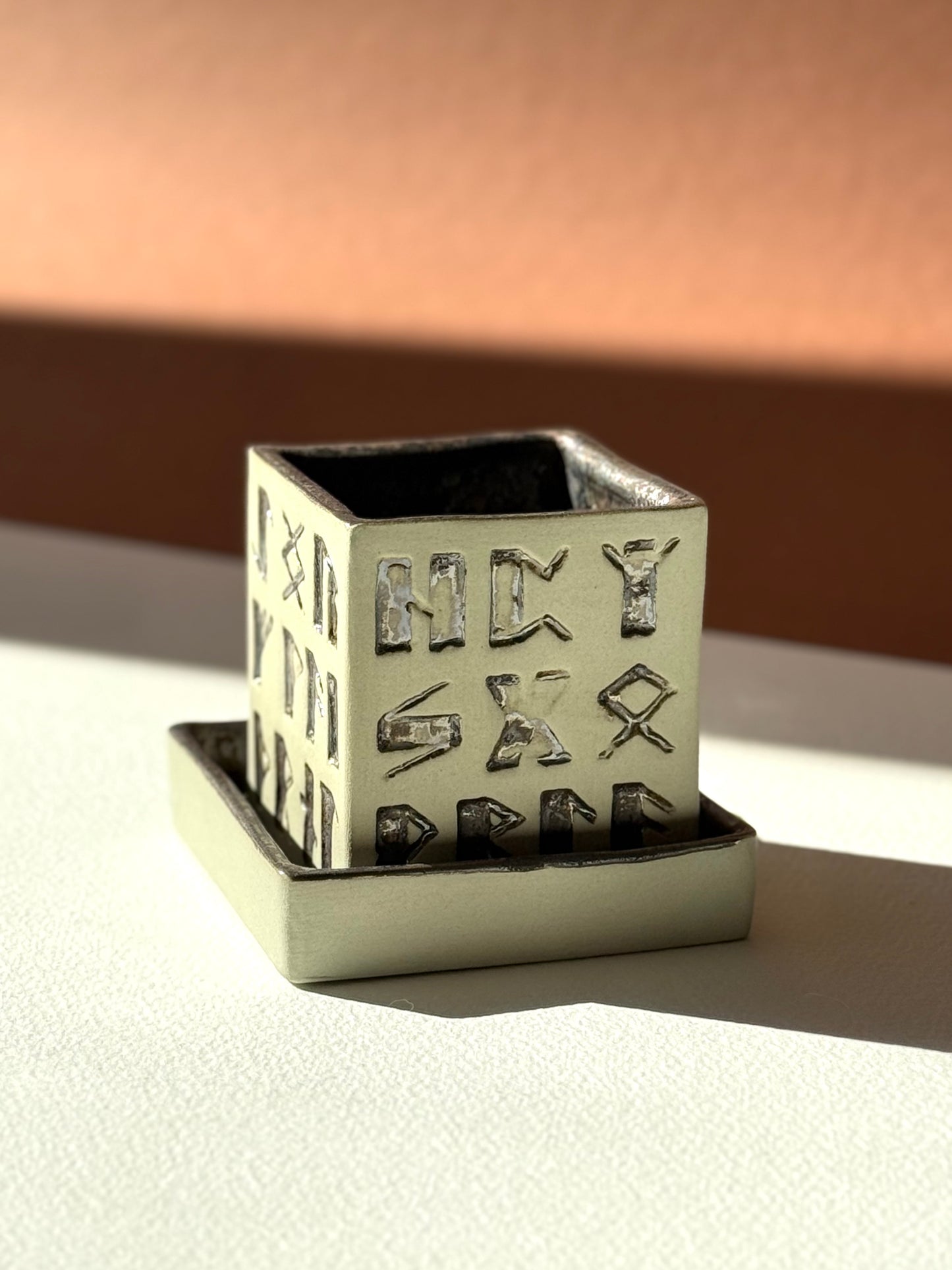 Flowerpot Futhark #3