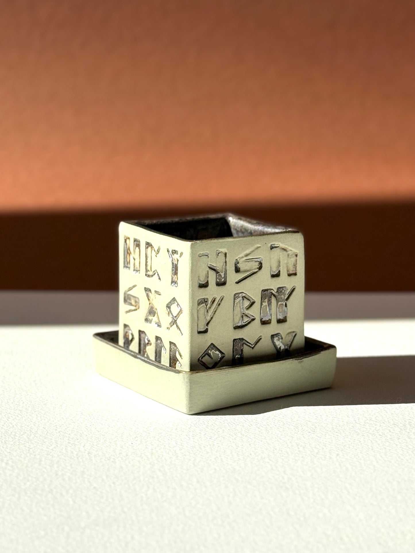 Flowerpot Futhark #3