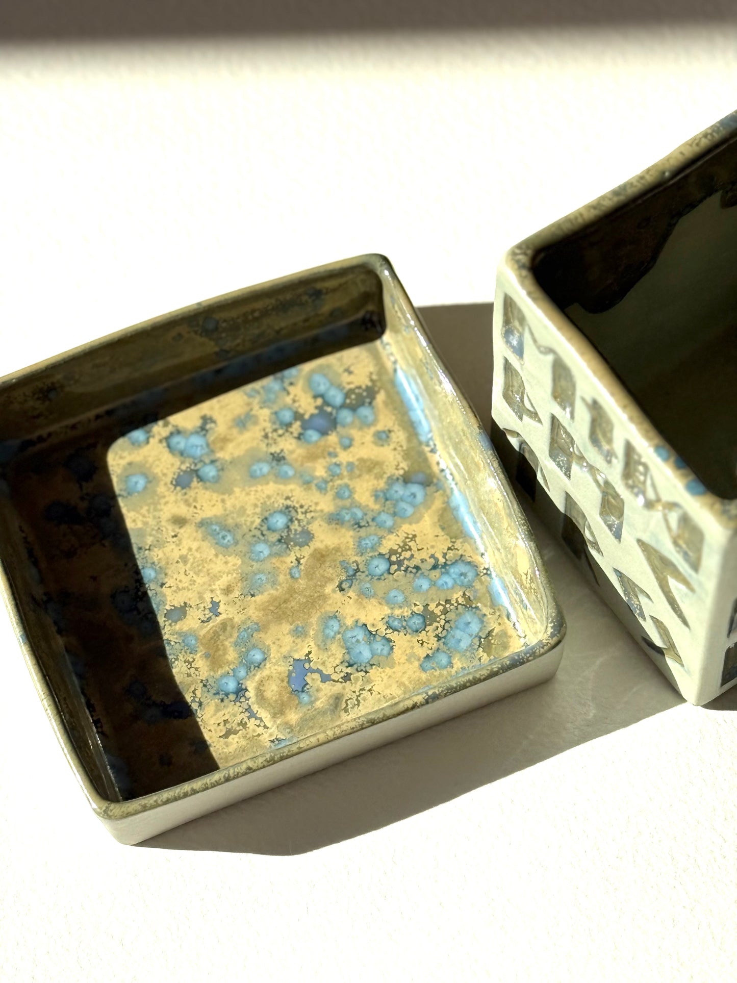 Flowerpot Futhark #8