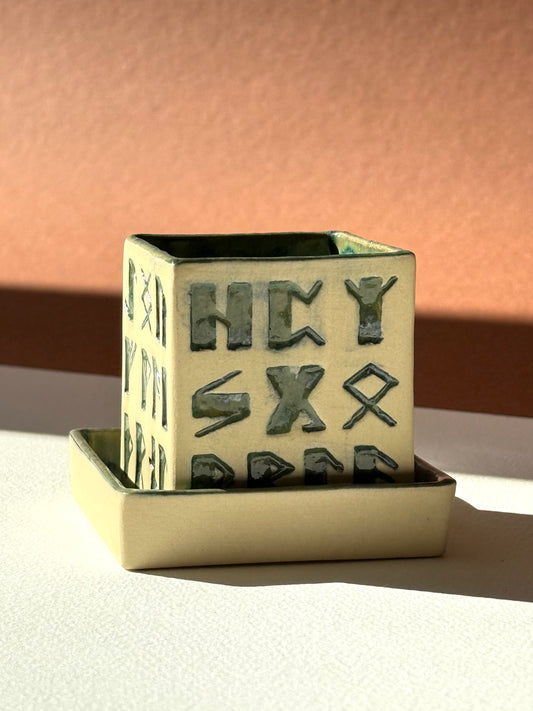 Flowerpot Futhark #9