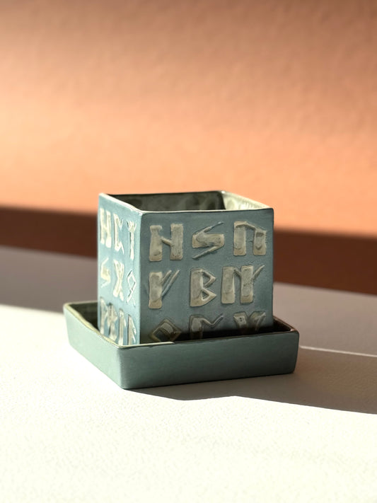 Flowerpot Futhark #10