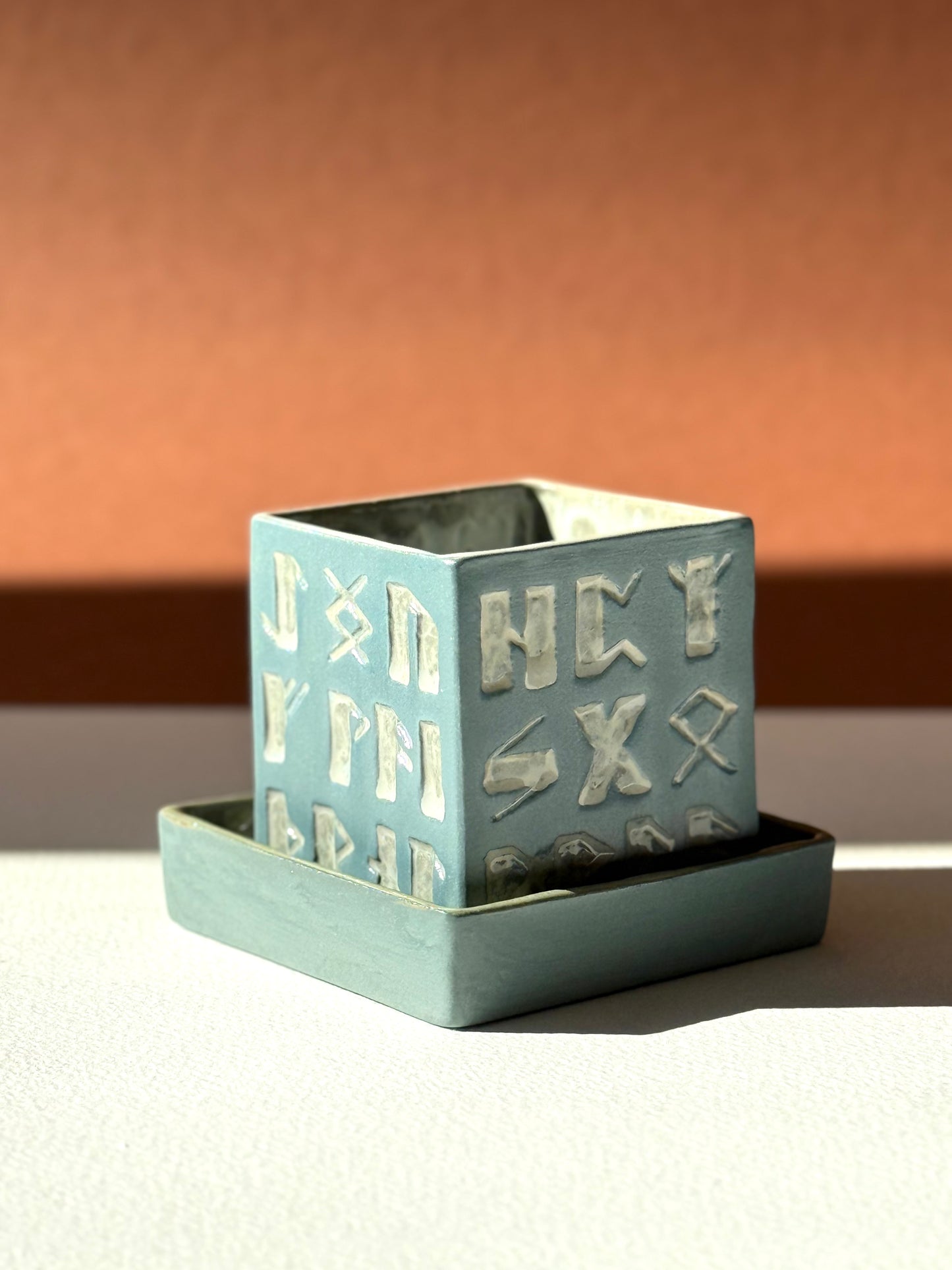 Flowerpot Futhark #10