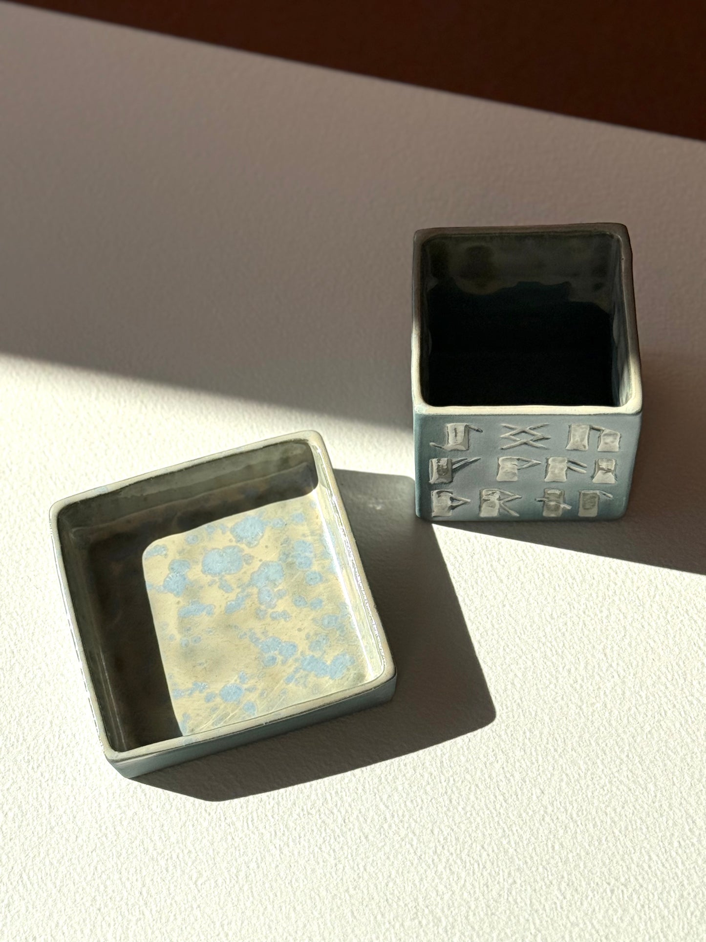 Flowerpot Futhark #10