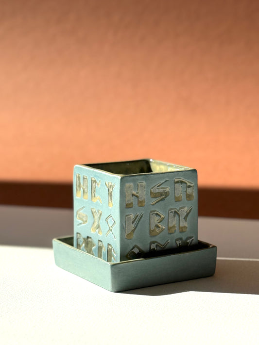 Flowerpot Futhark #11