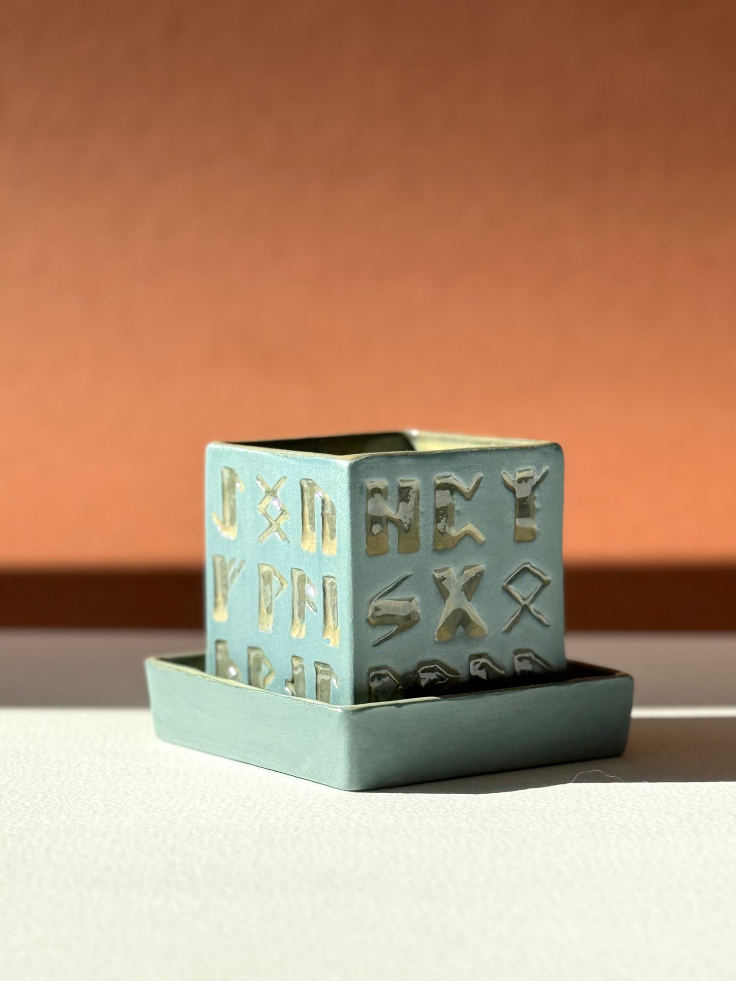 Flowerpot Futhark #11