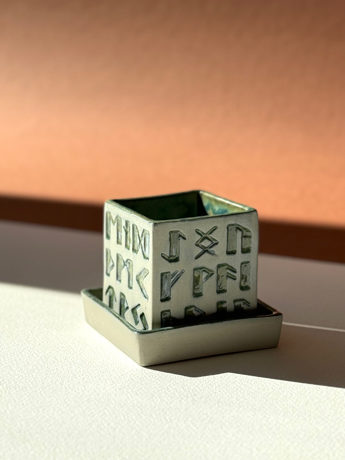 Flowerpot Futhark #12