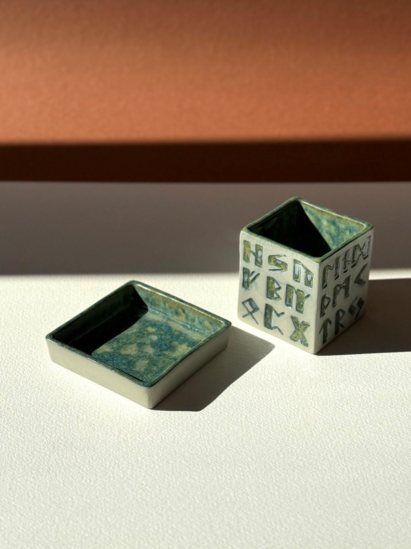 Flowerpot Futhark #12