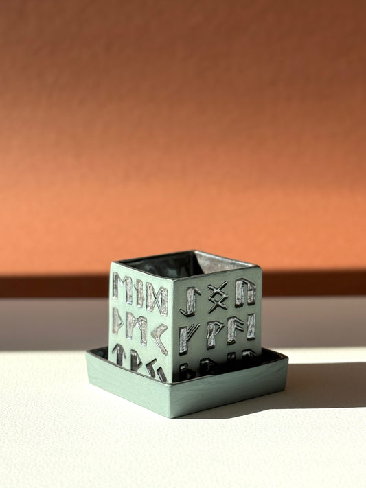 Flowerpot Futhark #13