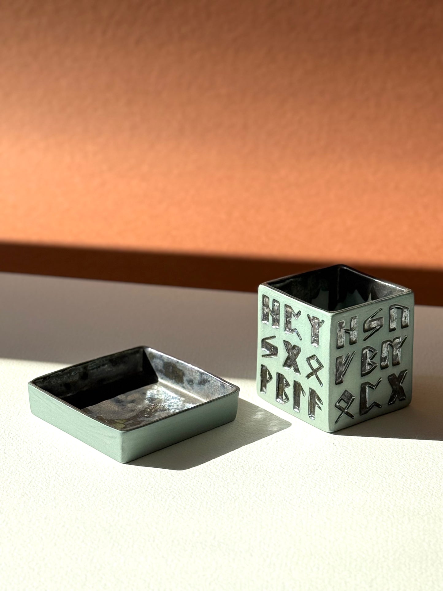 Flowerpot Futhark #13