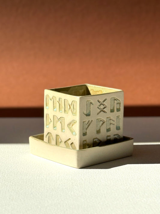 Flowerpot Futhark #14