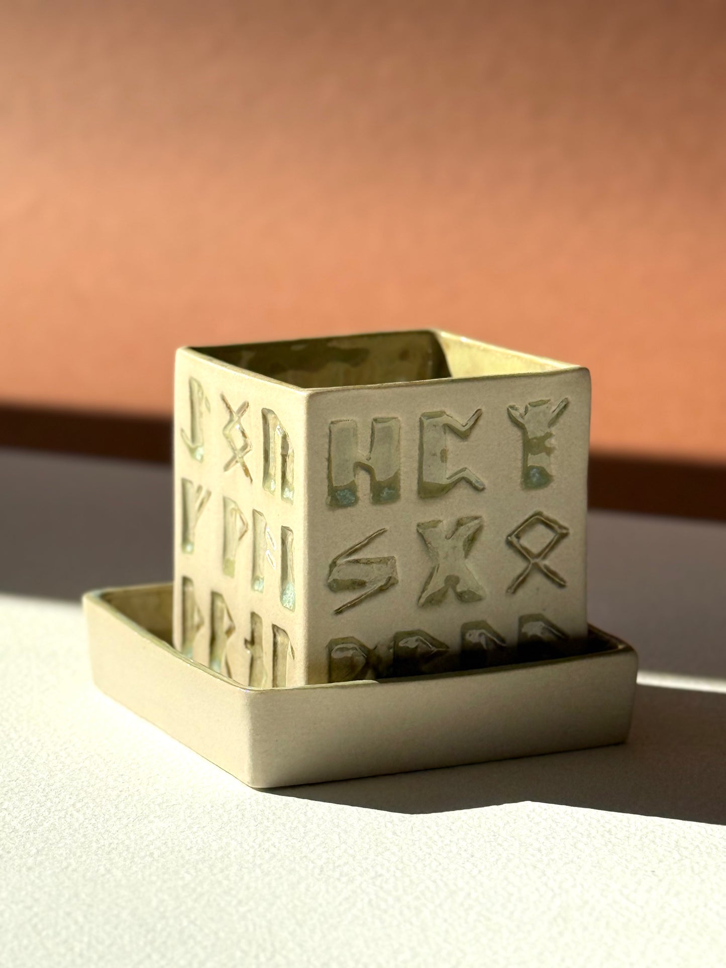 Flowerpot Futhark #14